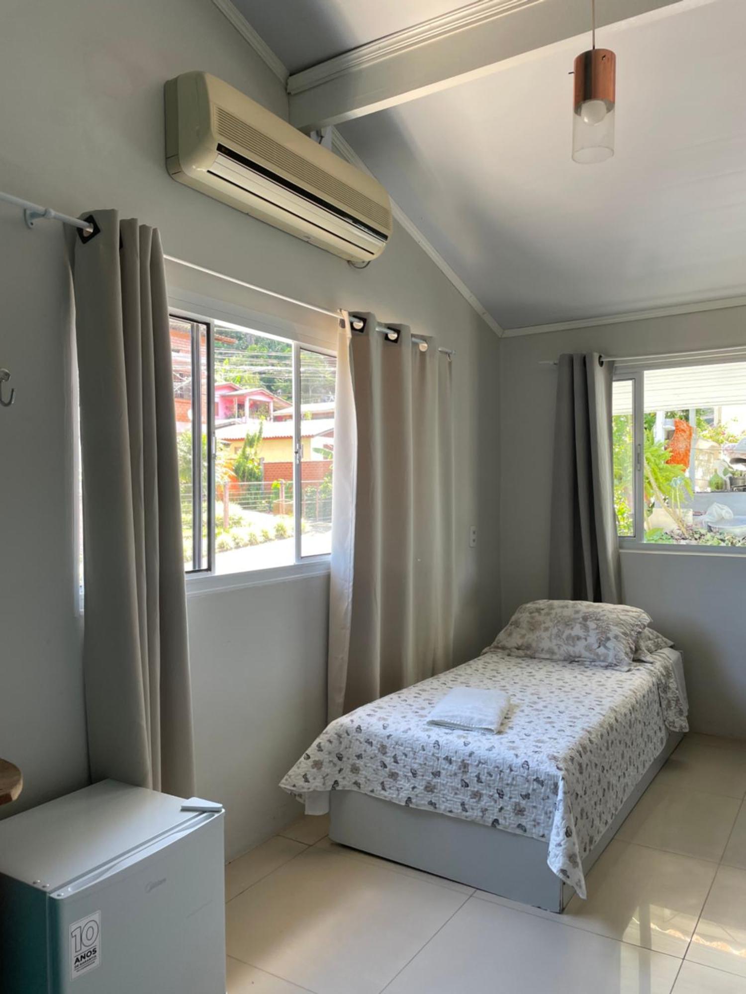 Casa Da E Pensão Três Coroas