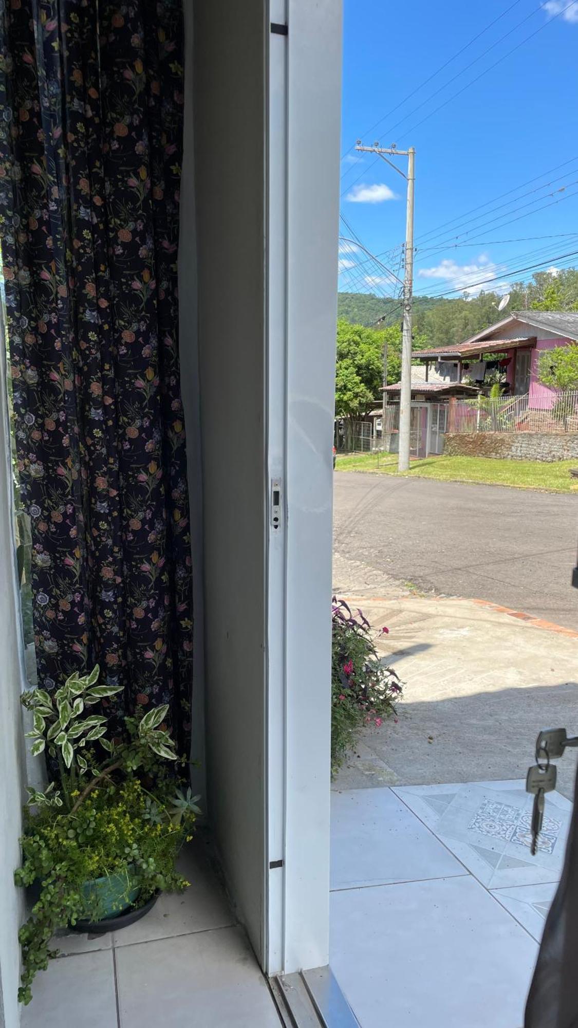 Casa Da E Pensão * Três Coroas
